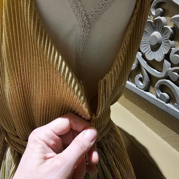 Mable Gold One Shoulder Pleated Mini Dress S Metallic Holiday Party NYE Bow - Picture 11 of 13